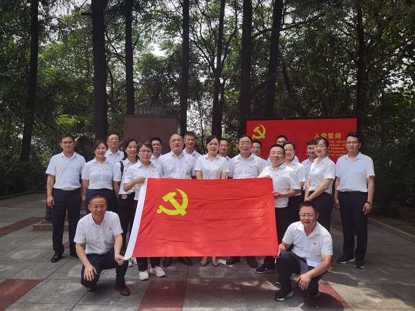 徽盐地产六安项目党支部发展红色教育活动